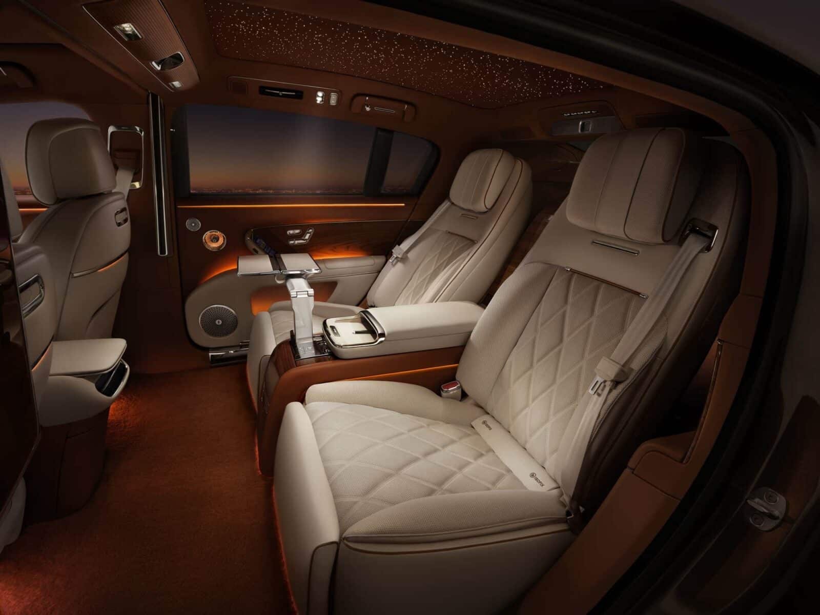 MAEXTRO S800 INTERIOR